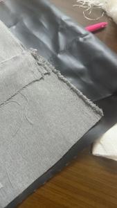 长期出售PVC皮革边角料，皮革下脚料，月供30吨