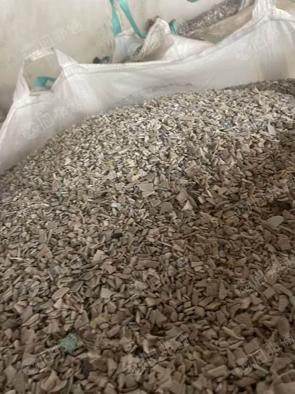 长期出售pp洗衣机破碎料，大白二白花色都有，水粉甩干的，月供60吨