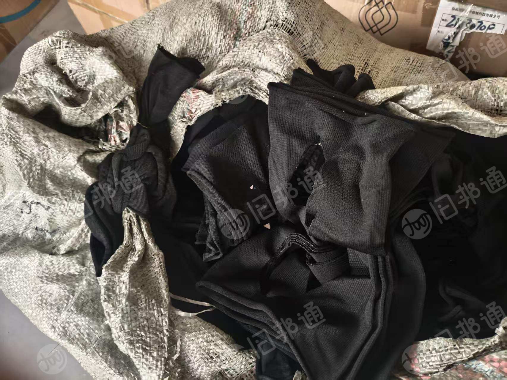 长期出售尼龙废袜片，氨纶含量20%，有黑色肤色，现货10吨左右