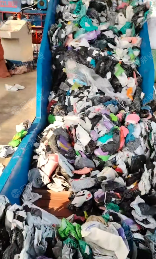 长期出售高压膜废料，高压服装袋废料，PE快递袋废料