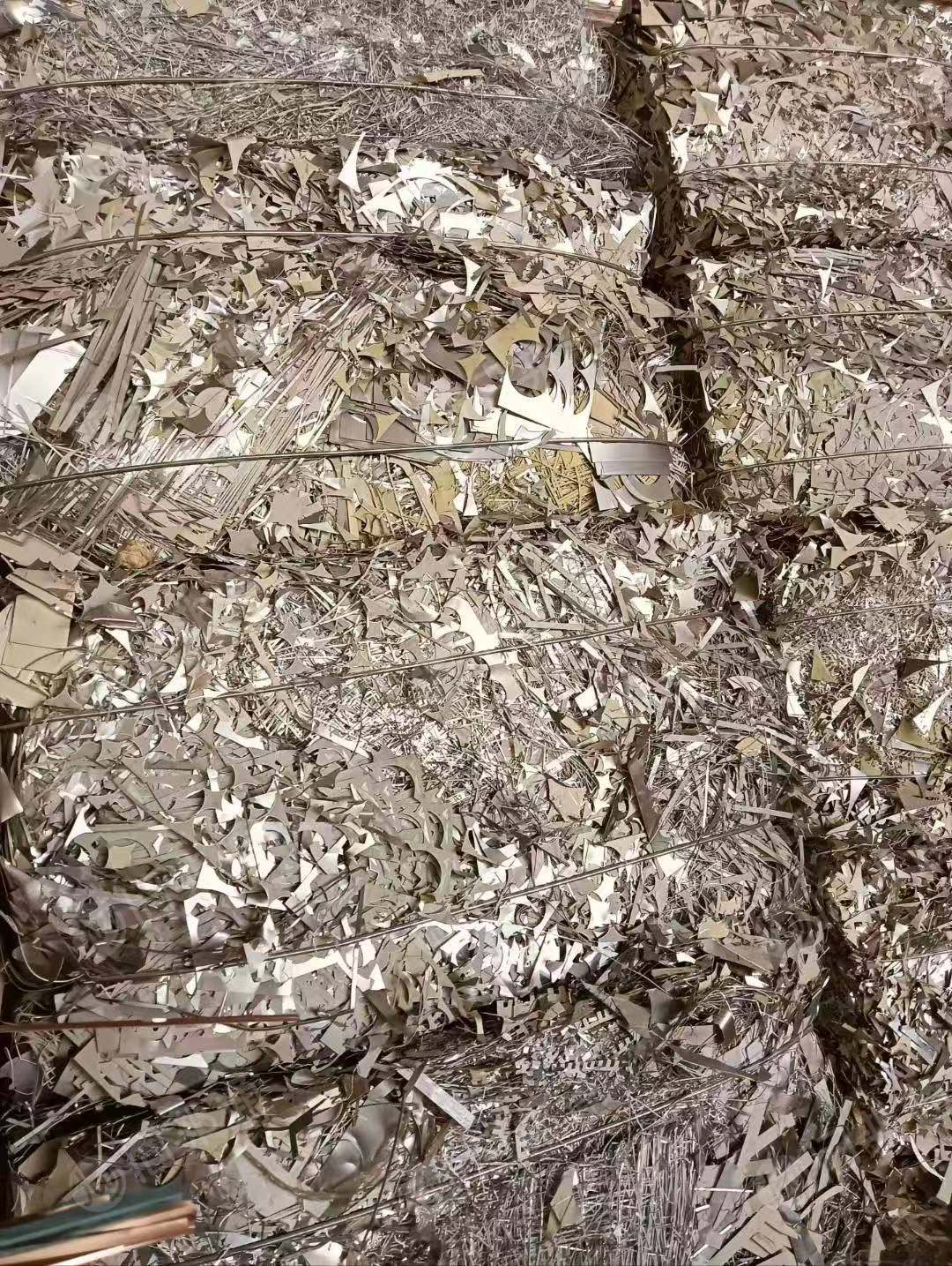 出售铝基板边料，现货100多吨