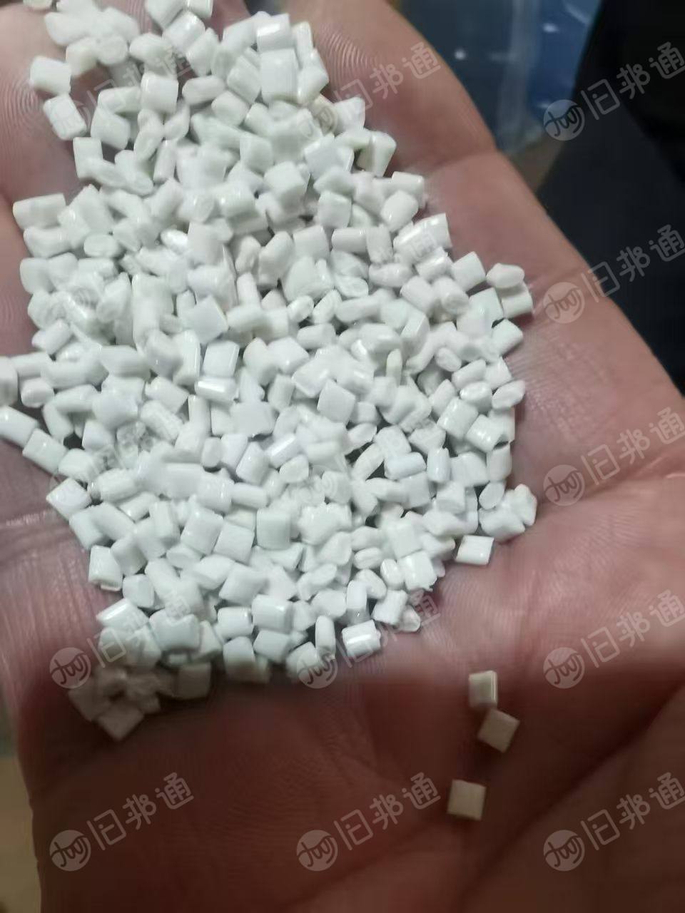 出售乳白PET切片，乳白PET颗粒