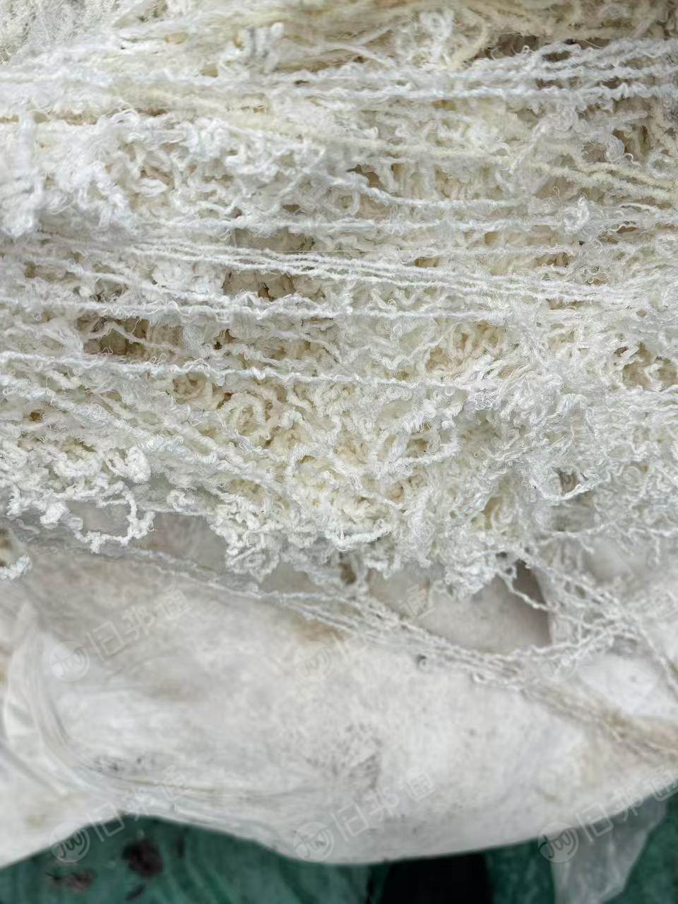 长期出售锦纶水丝，锦氨水丝，氨纶含量不超过15，含水35左右，现货9.6米一车