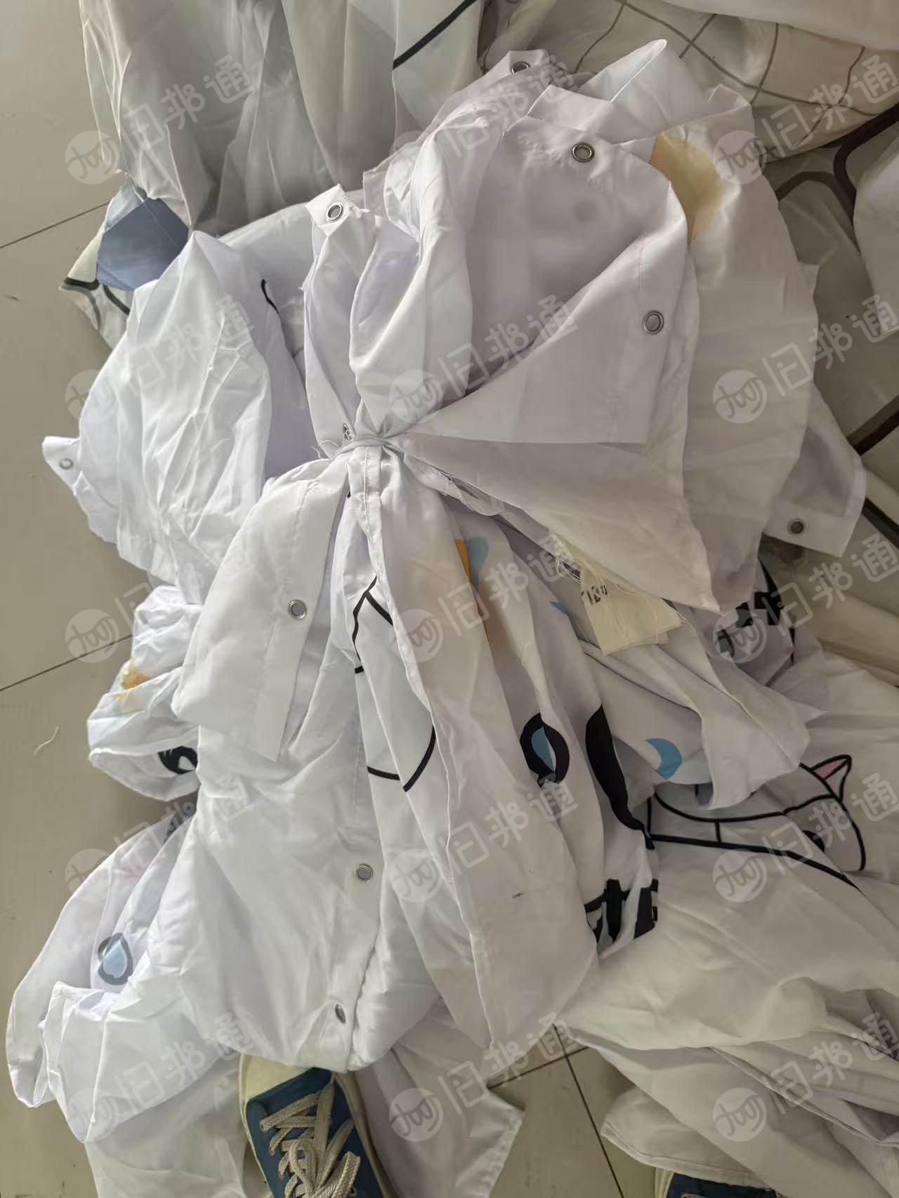出售成品窗帘，厂里下来的杂款，现货有三四吨，货在江苏南通