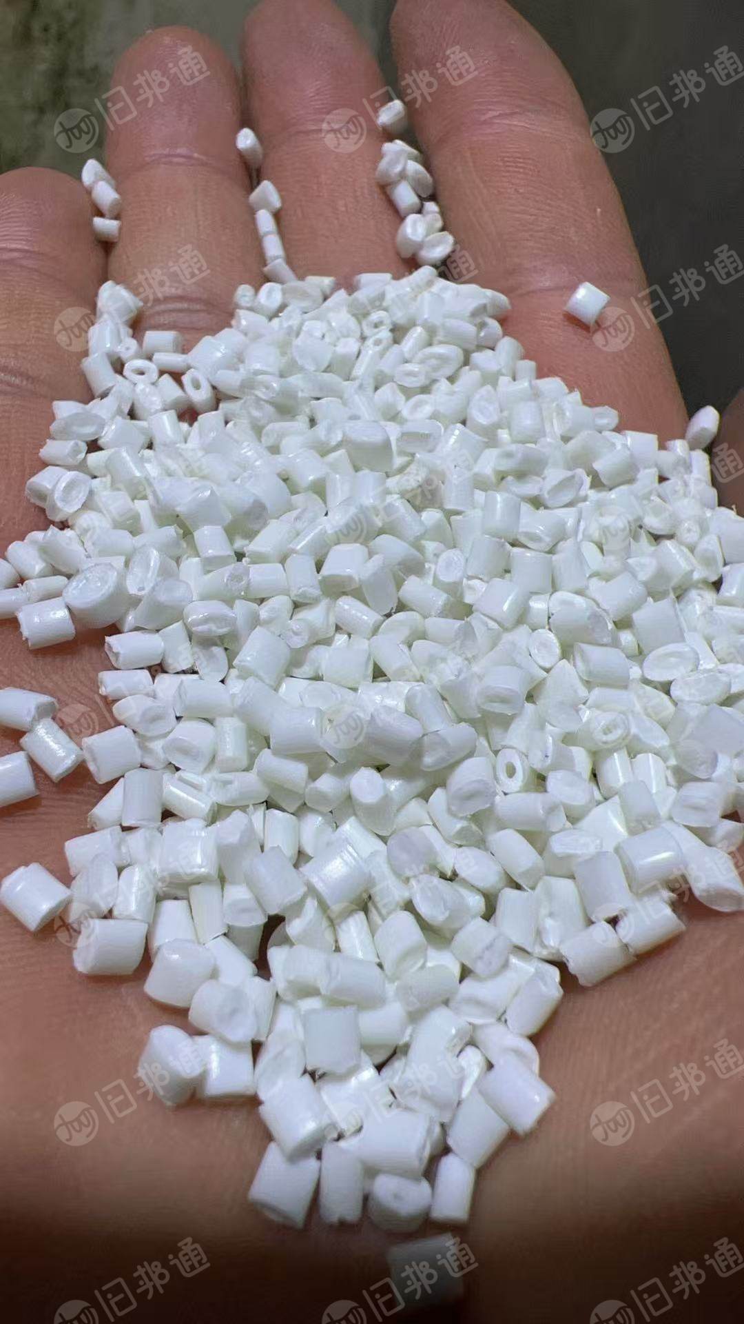 出售白色PP无纺布颗粒，PP颗粒，丙纶颗粒，60目，现货有15吨，货在江苏扬州