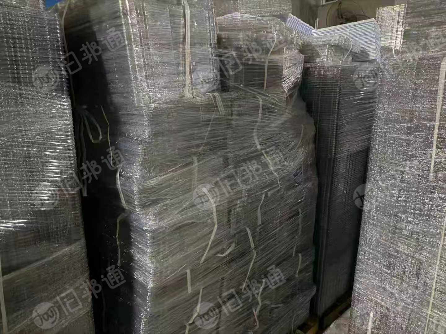 大量求购pet吸塑片、pet吸塑盒毛料、pet吸塑边角料，黑色、透明料都有收