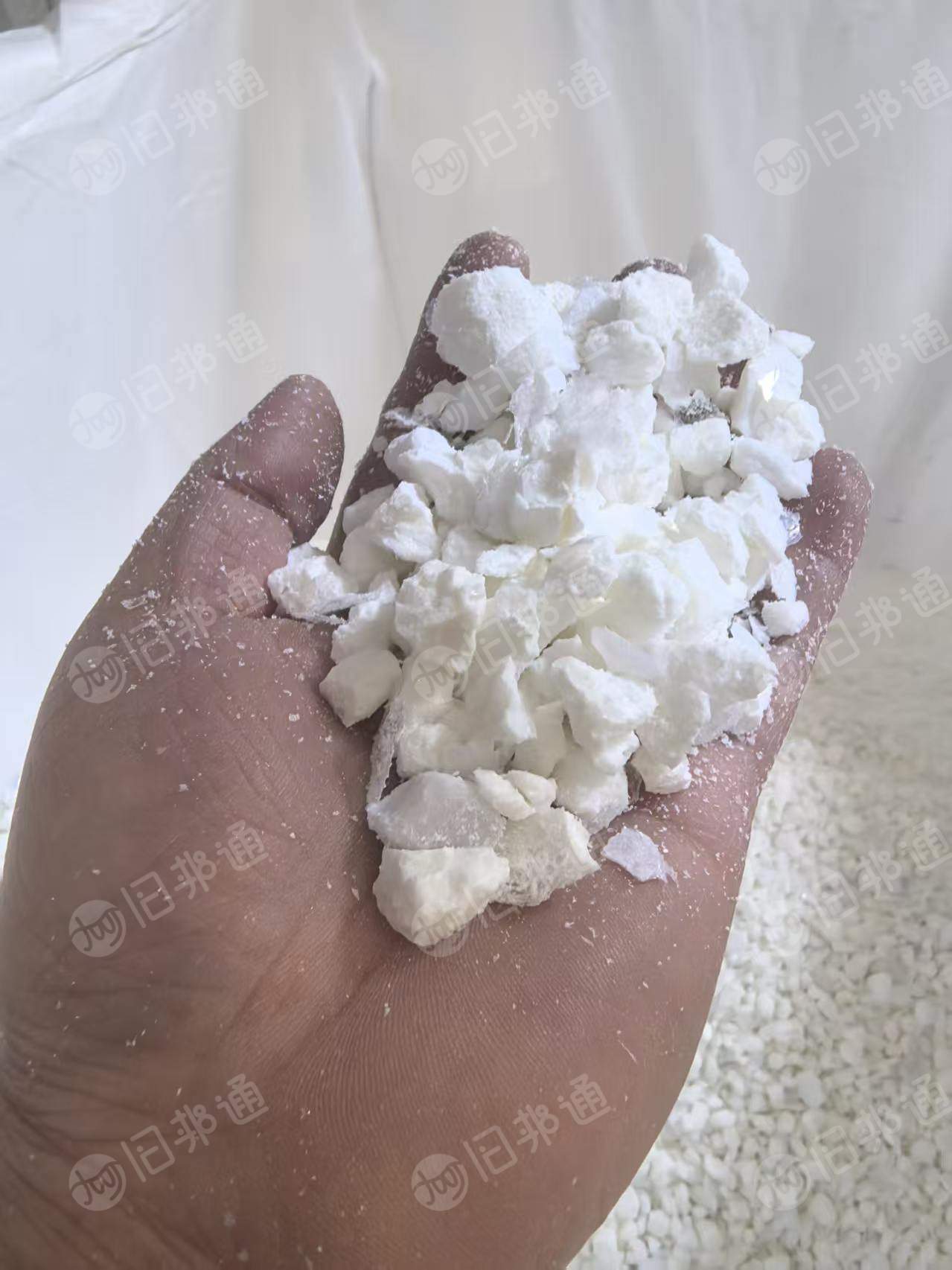 出售Pet含20%亚克力，毛毛虫颗粒，现货300吨