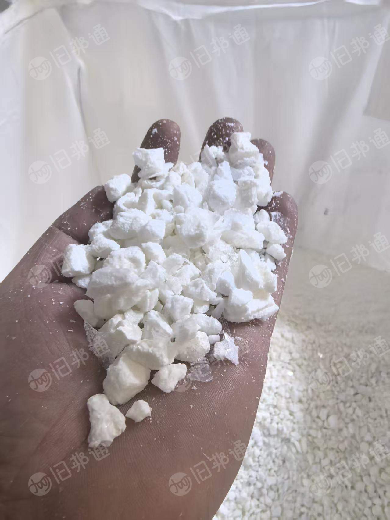 出售Pet含20%亚克力，毛毛虫颗粒，现货300吨