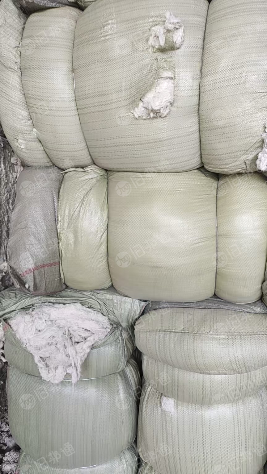 长期出售纺纱厂下来的涤棉回丝，涤棉废丝，20%的棉，现货20吨