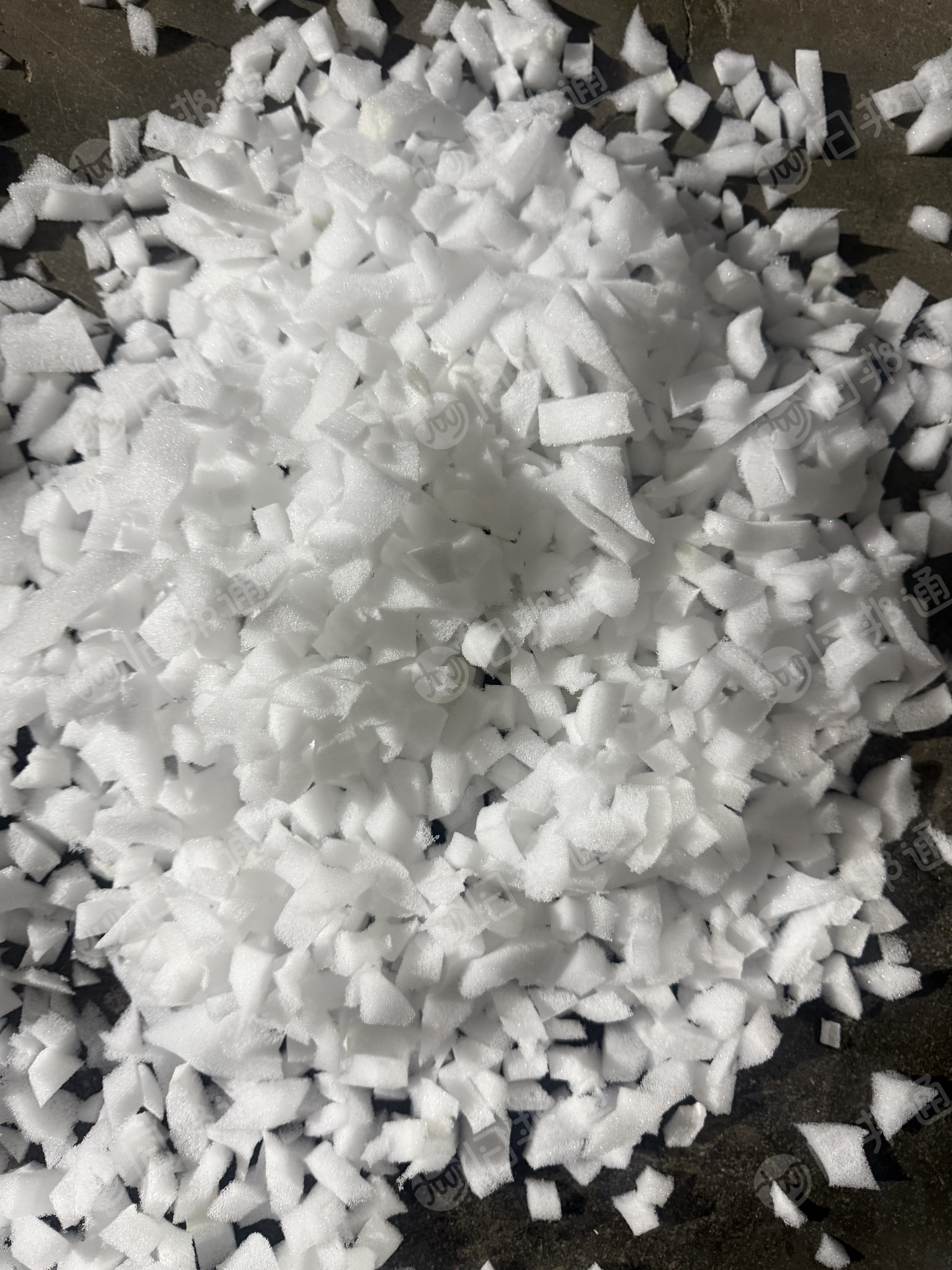 长期大量出售高密度可压缩的普通绵，记忆棉，纯白普通海绵，海绵下脚料，可切粒可不切