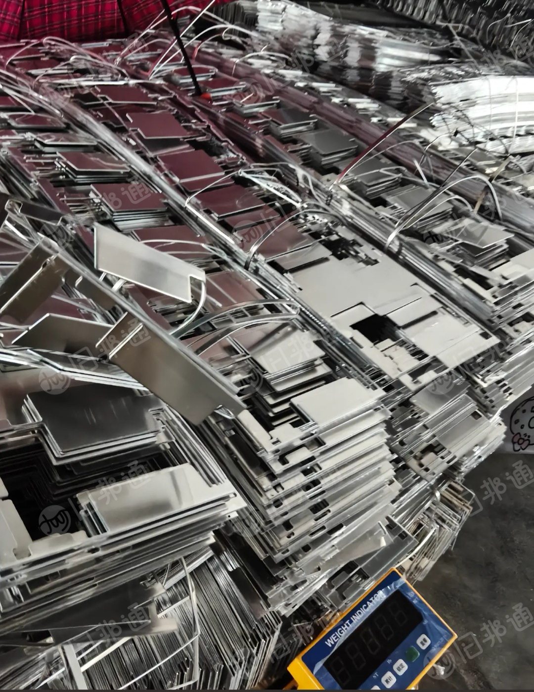 出售5系6系铝板边料，月供20吨