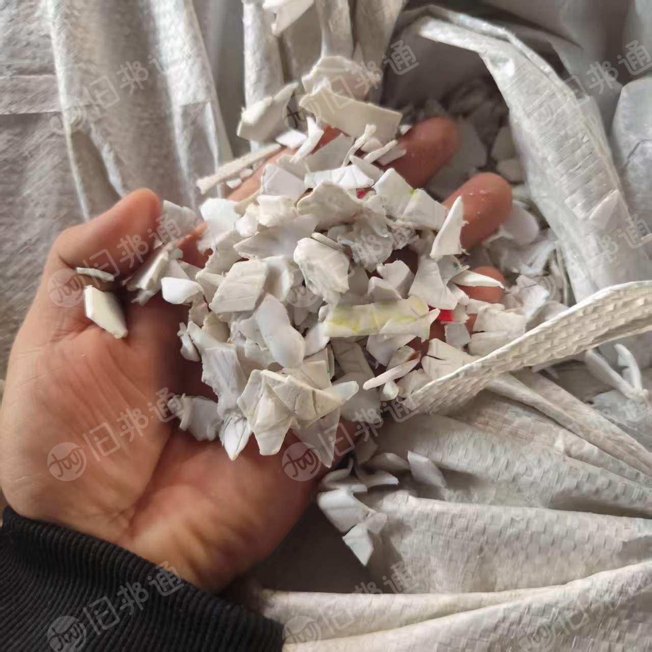 长期出售全漂带字桶破碎料,都是有打磨过的