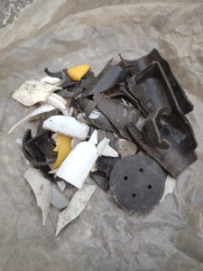 长期出售电容壳破碎料