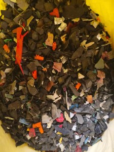 长期出售abs/pc合金破碎料，黑色白色都有，现货18吨左右