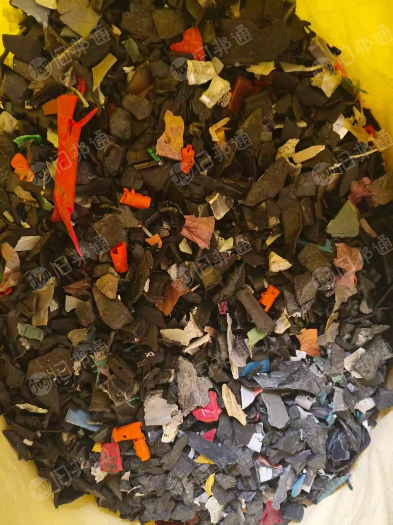 长期出售abs/pc合金破碎料，黑色白色都有，现货18吨左右