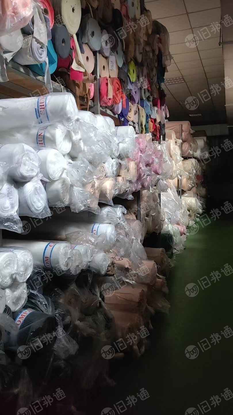 出售一批紧急处理库存布，尼龙库存布，100%锦纶面料的，有40吨，在广东汕头。