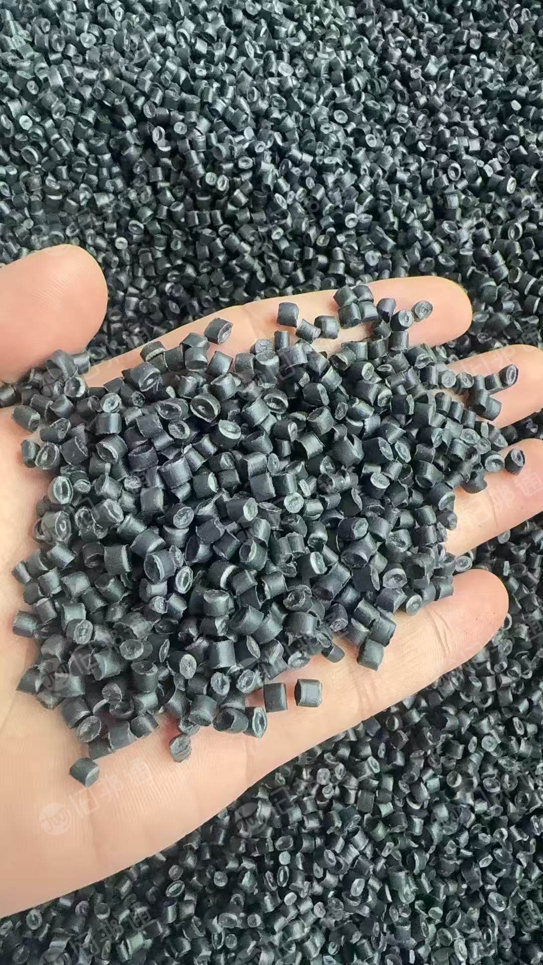 长期出售pp高光颗粒，全漂，密度1.03左右，可以注塑用