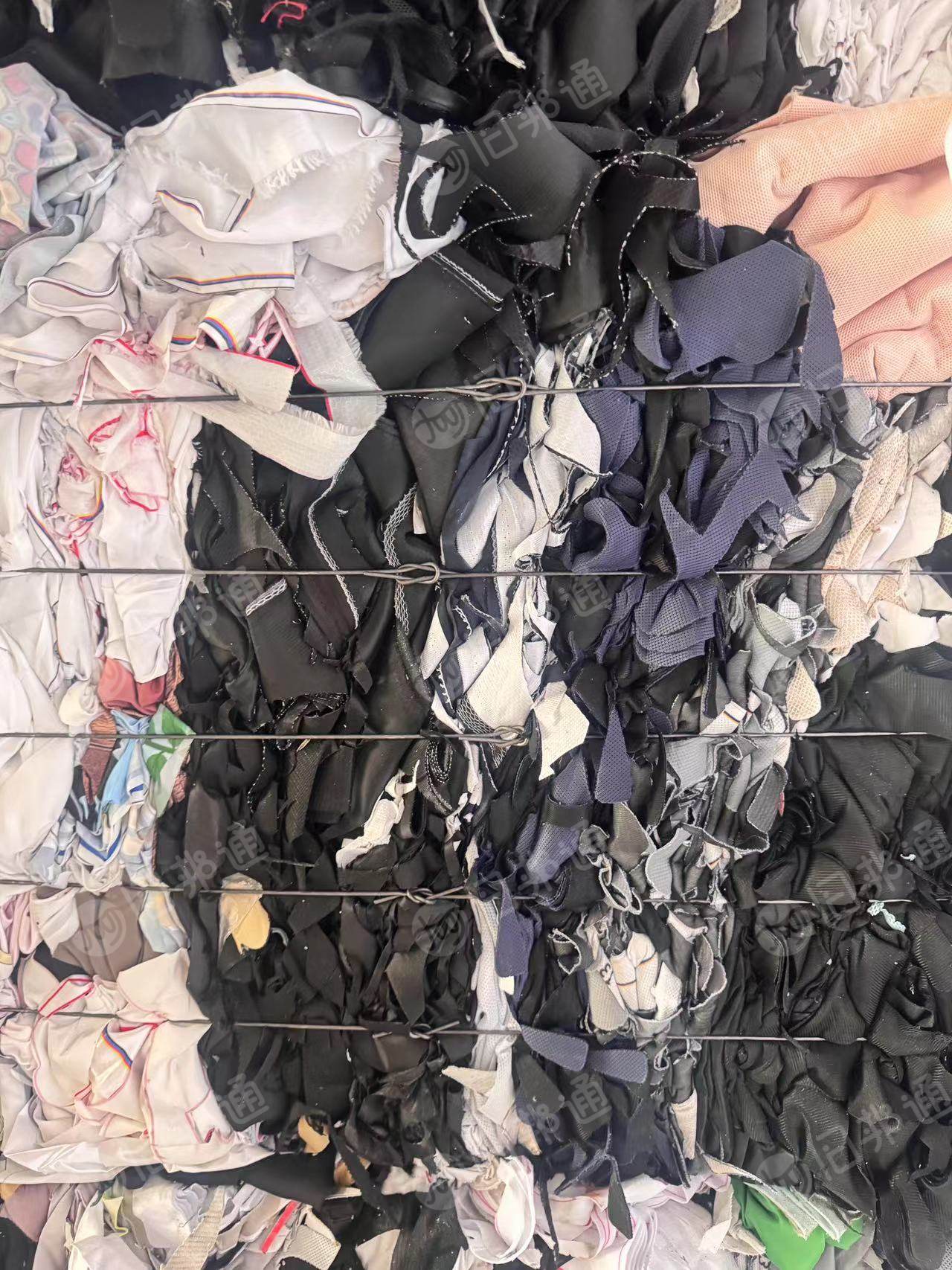 长期出售带胶的鞋材复合布，涤纶废布，涤纶复合布，现货四十吨