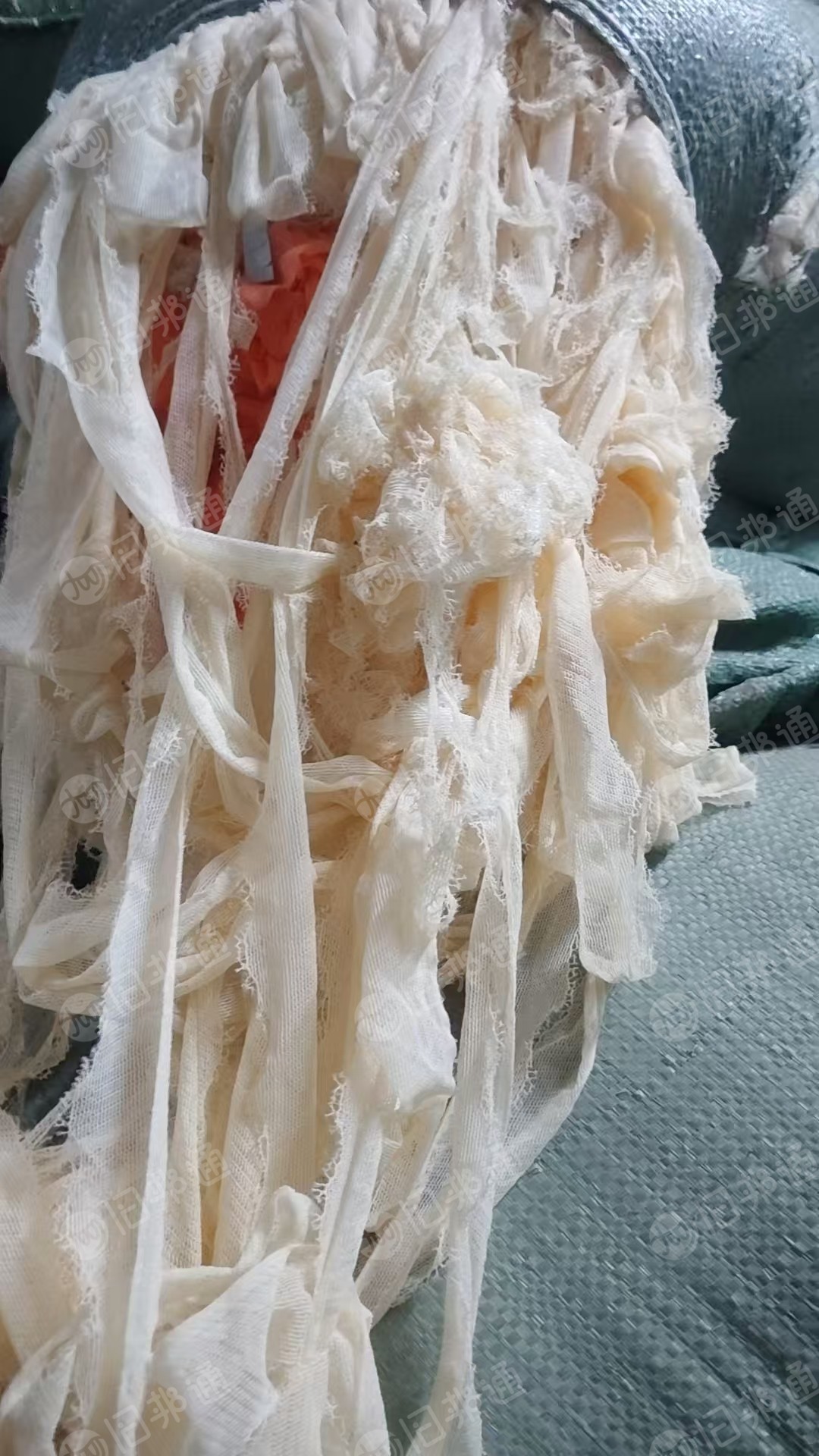 长期出售服装厂下来的纯尼龙废布，尼龙边角料，现货20吨