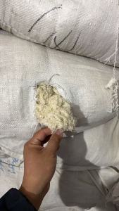长期出售羊毛下脚料，羊毛纱线，羊毛边丝，都是含毛量80以上，货在河北保定