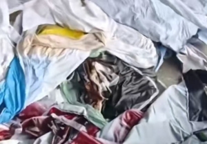 出售PVC软膜，广告公司下来的，做灯箱的下脚料，现货4.2米一车