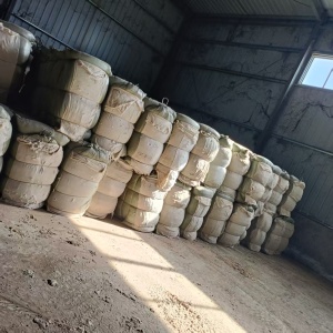 长期出售纺织厂下来的涤棉粉尘，涤棉下脚料，含棉约50%，在湖北省仙桃市。