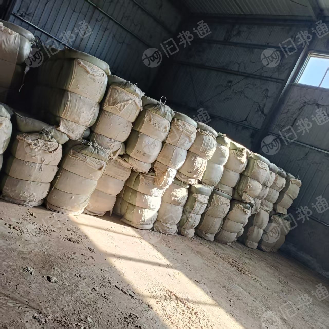 长期出售纺织厂下来的涤棉粉尘,涤棉下脚料,含棉约50%,在湖北省仙桃市。
