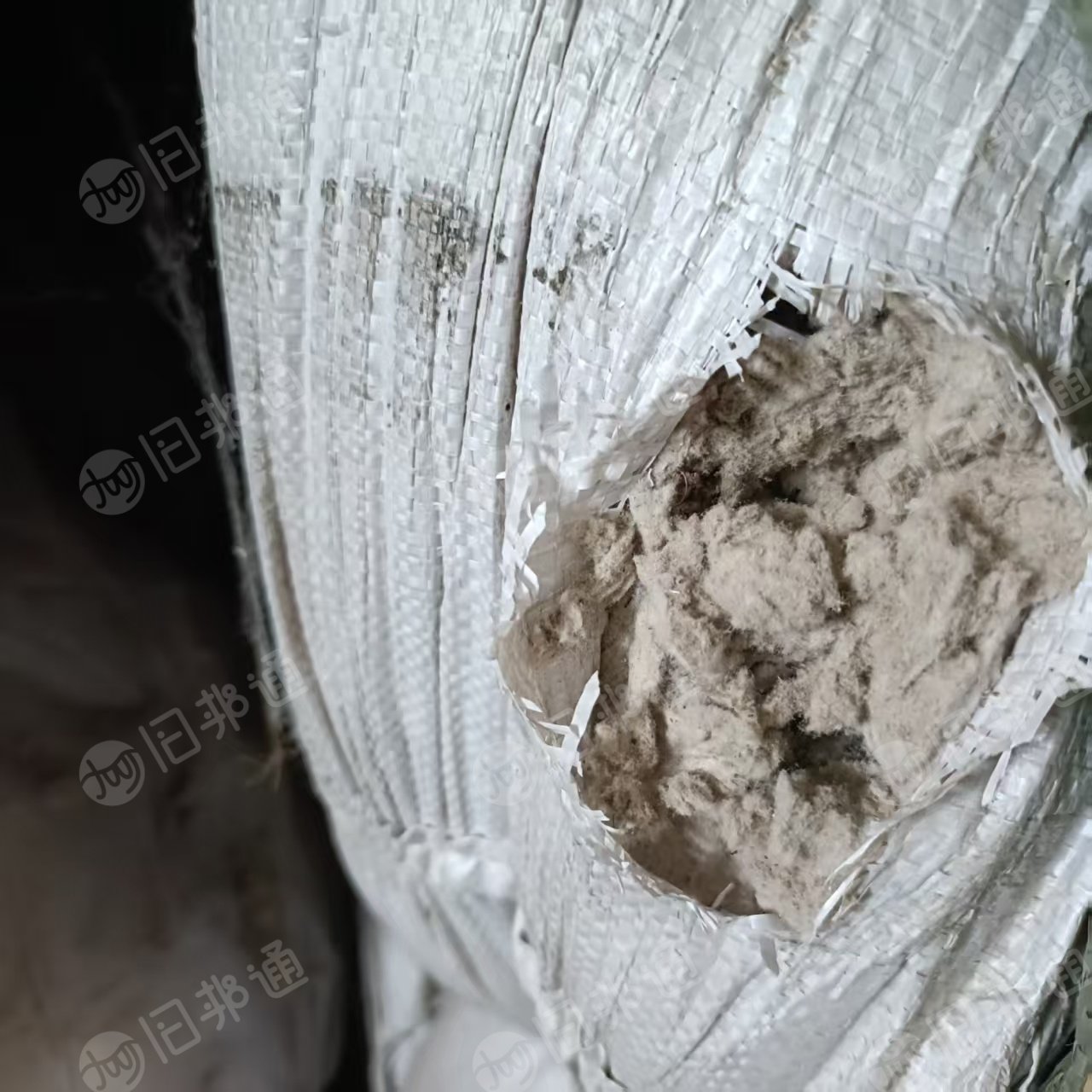 长期出售纺织厂下来的涤棉粉尘，涤棉下脚料，含棉约50%，在湖北省仙桃市。