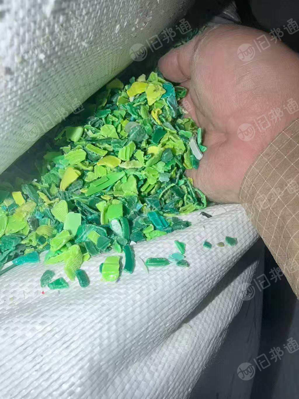 常年出售热洗瓶盖破碎料