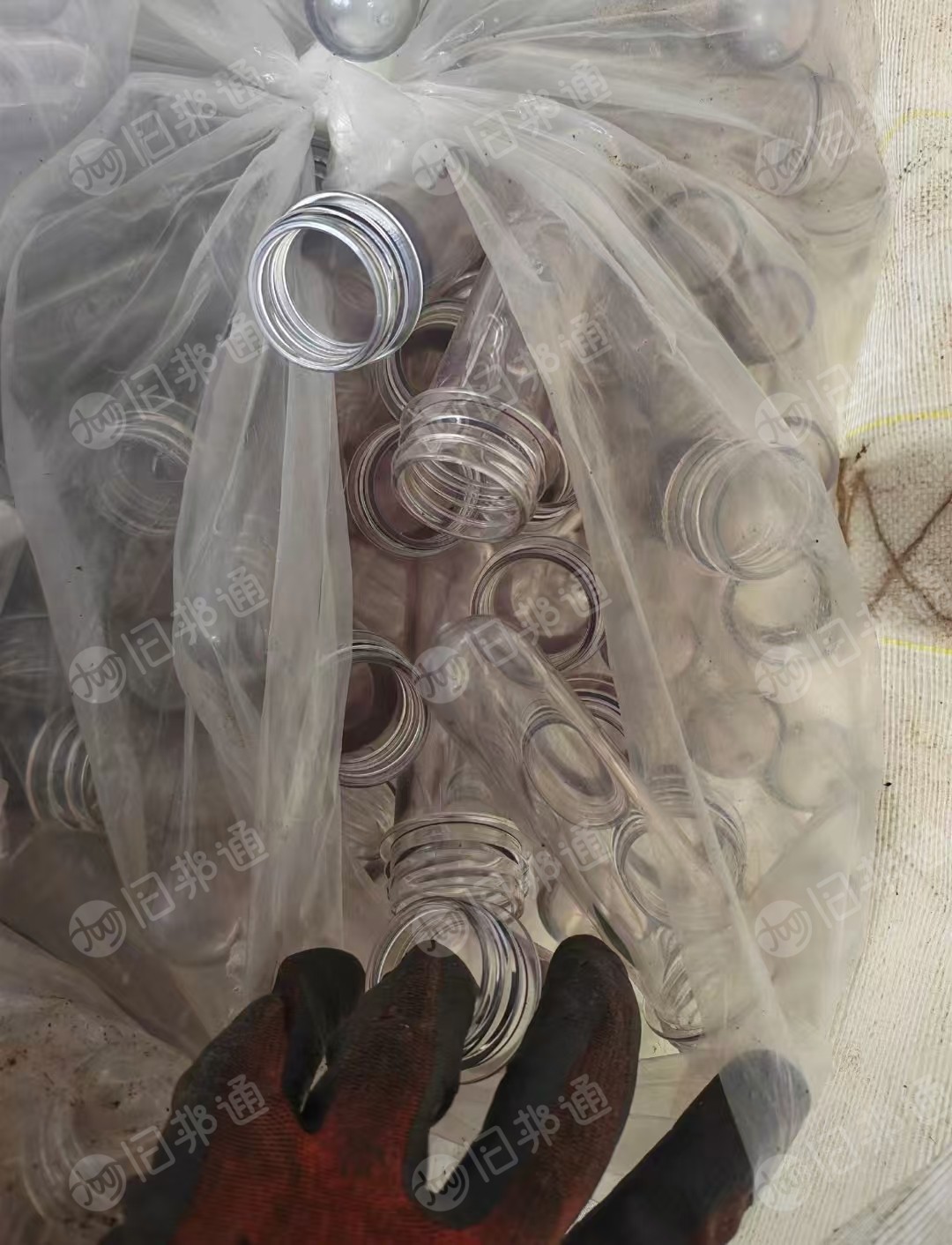 出售PET瓶胚，白色和绿色总的现货10吨多