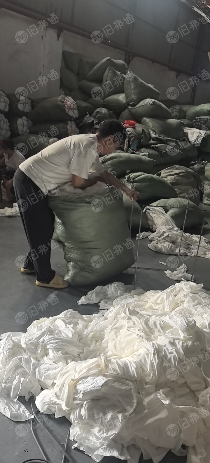 长期大量出售擦机布，可按规格要求定制，什么颜色都有，吸油吸水性强不掉色不掉毛