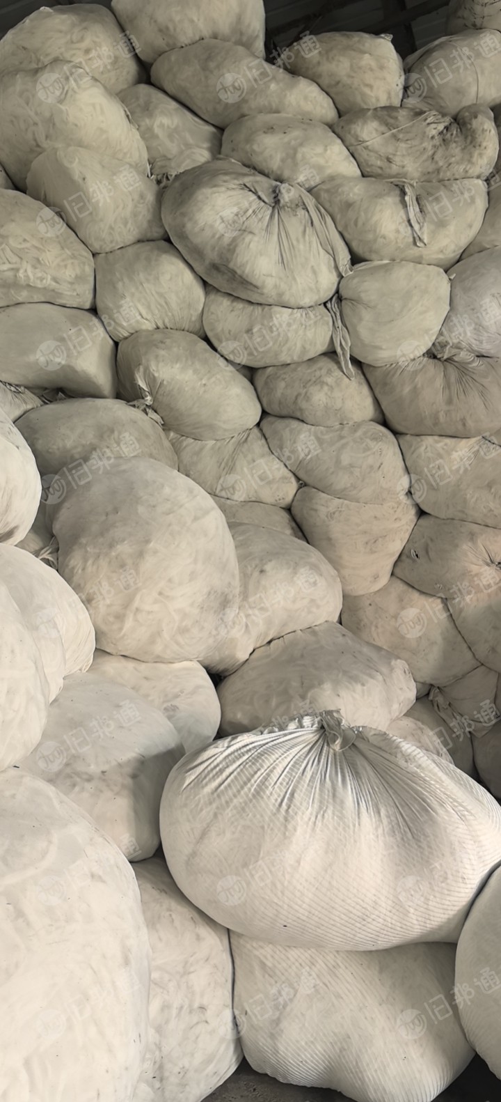 长期大量出售化纤布造粒布，涤纶废布，可以切片造粒做泡料用，拉丝很好的