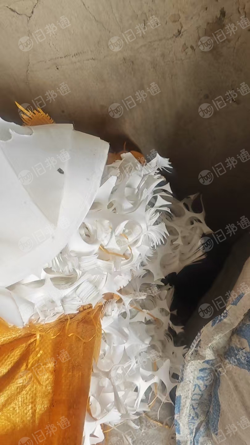 厂家长期出售数码厂下来的涤纶废布，可以造粒用，货在辽宁沈阳