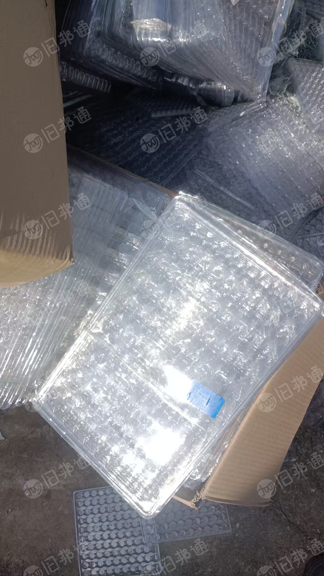 出售PET吸塑盒，无标签，现货有个6米8一车