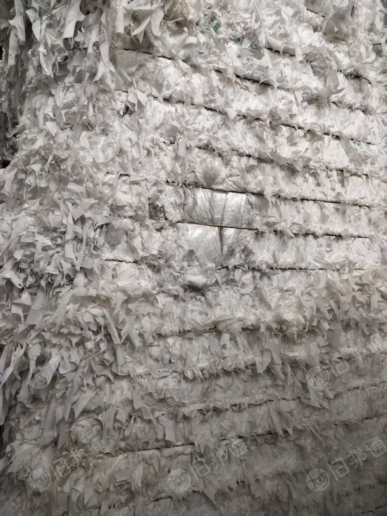 出售白色卫生巾边角料，PP/PE材质，复合无纺布边料，现货有一挂车，货在天津