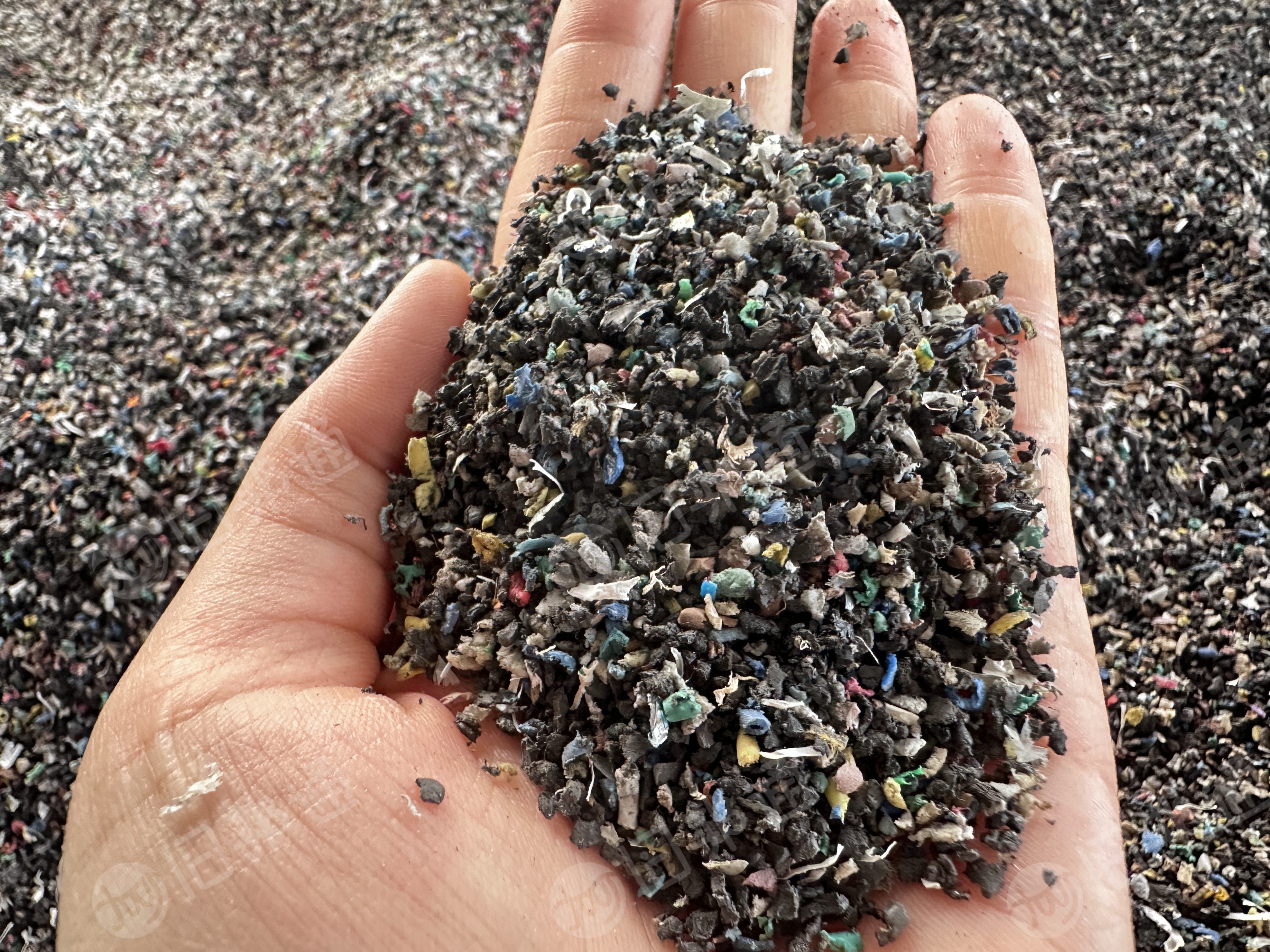 出售纯平方线破碎料，pvc平方线粉碎料，现货40-50吨