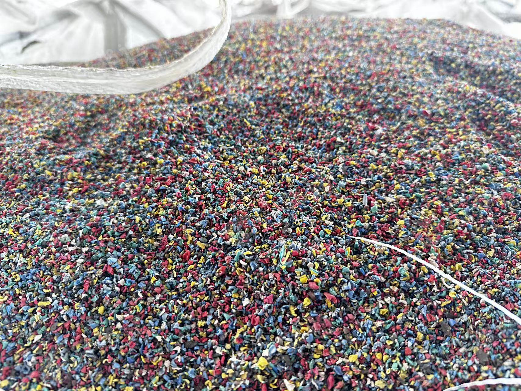 出售纯平方线破碎料，pvc平方线粉碎料，现货40-50吨