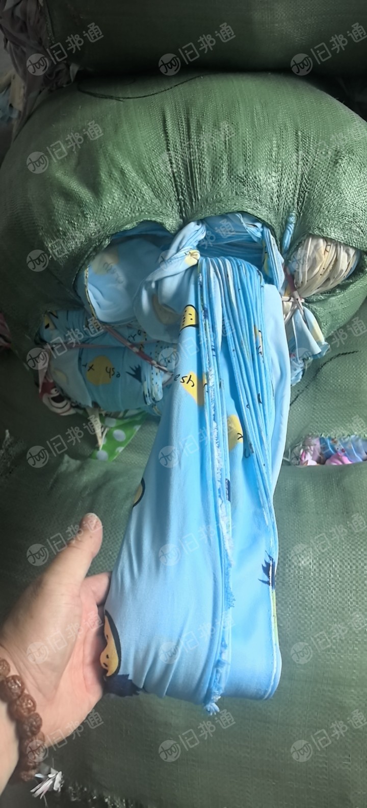 长期出售拖把布条，颜色鲜艳，质轻，吸水性强，专供拖把厂