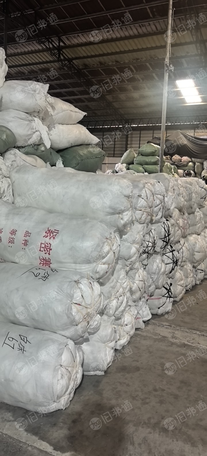 长期出售各种颜色的纯棉废布，擦机布，布头布尾，坯布，工业抹布等