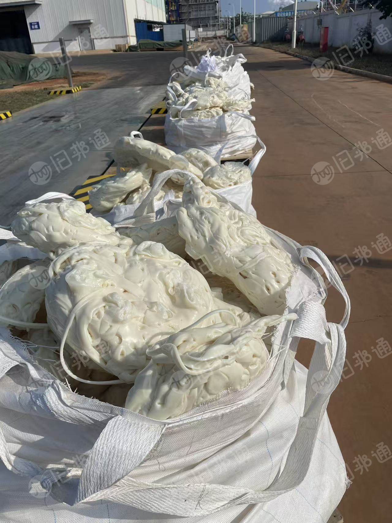 出售PBST可降解聚脂块料，现货100吨