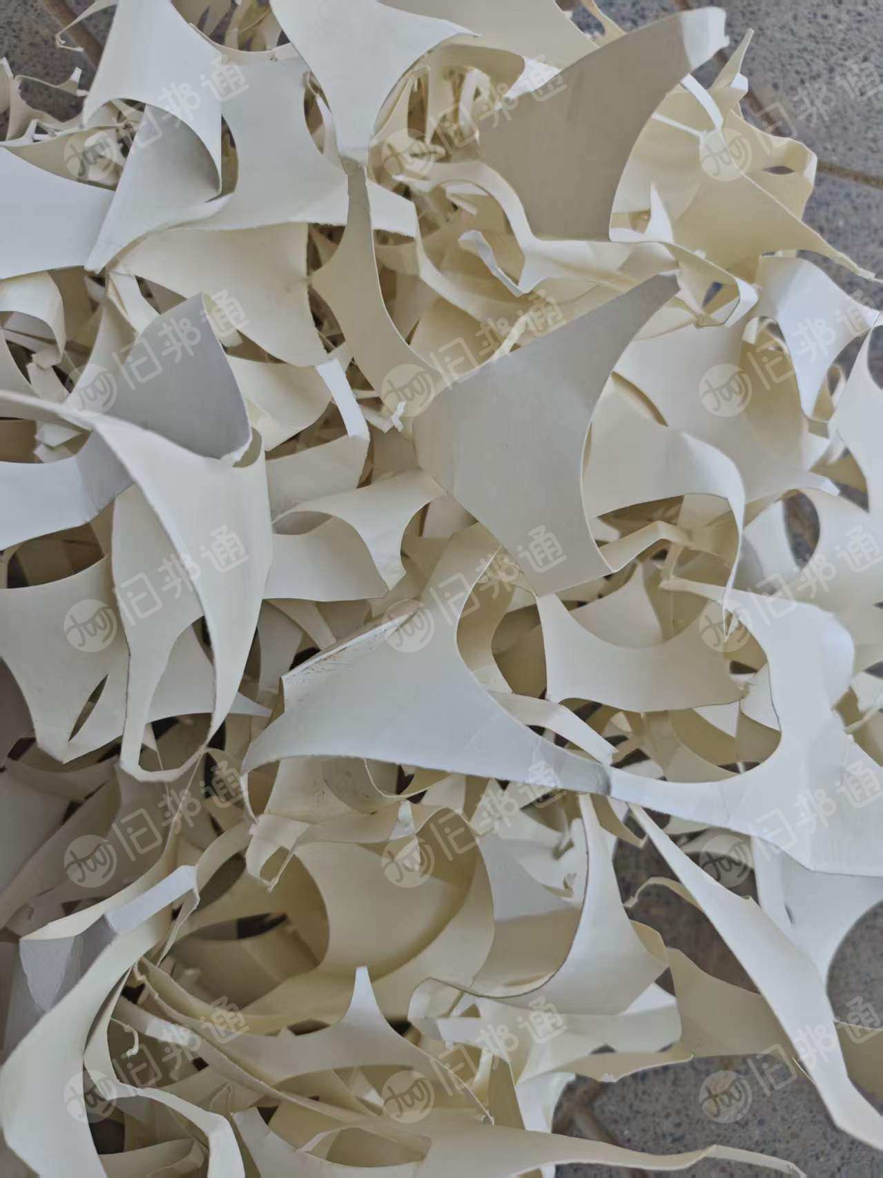 出售瓶盖铝箔纸分离的白色瓶盖纸