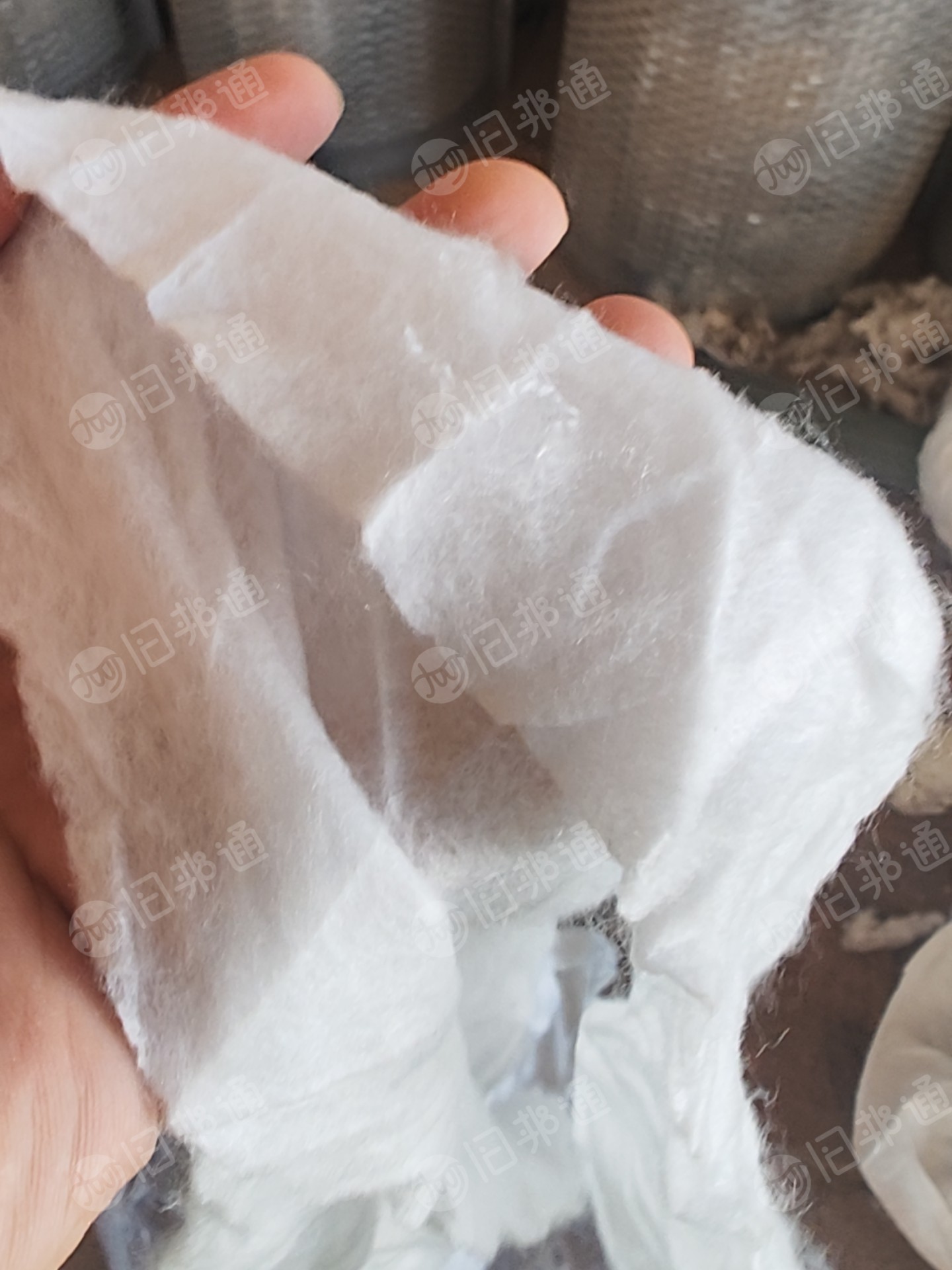 现货处理一批涤丙无纺布，一层丙纶布一层涤纶花，可以开花用