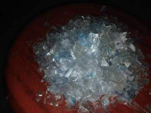 出售冷洗是pet瓶片破碎料，蓝白片破碎料，现货15吨左右