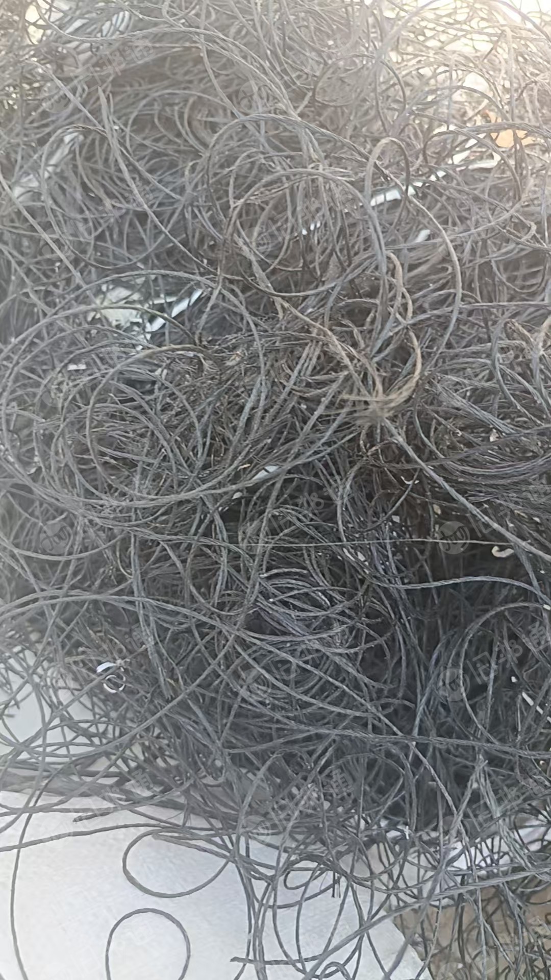 长期出售丙纶废丝，丙纶废布，有白色黑色，颜色有分开，在河北邢台。
