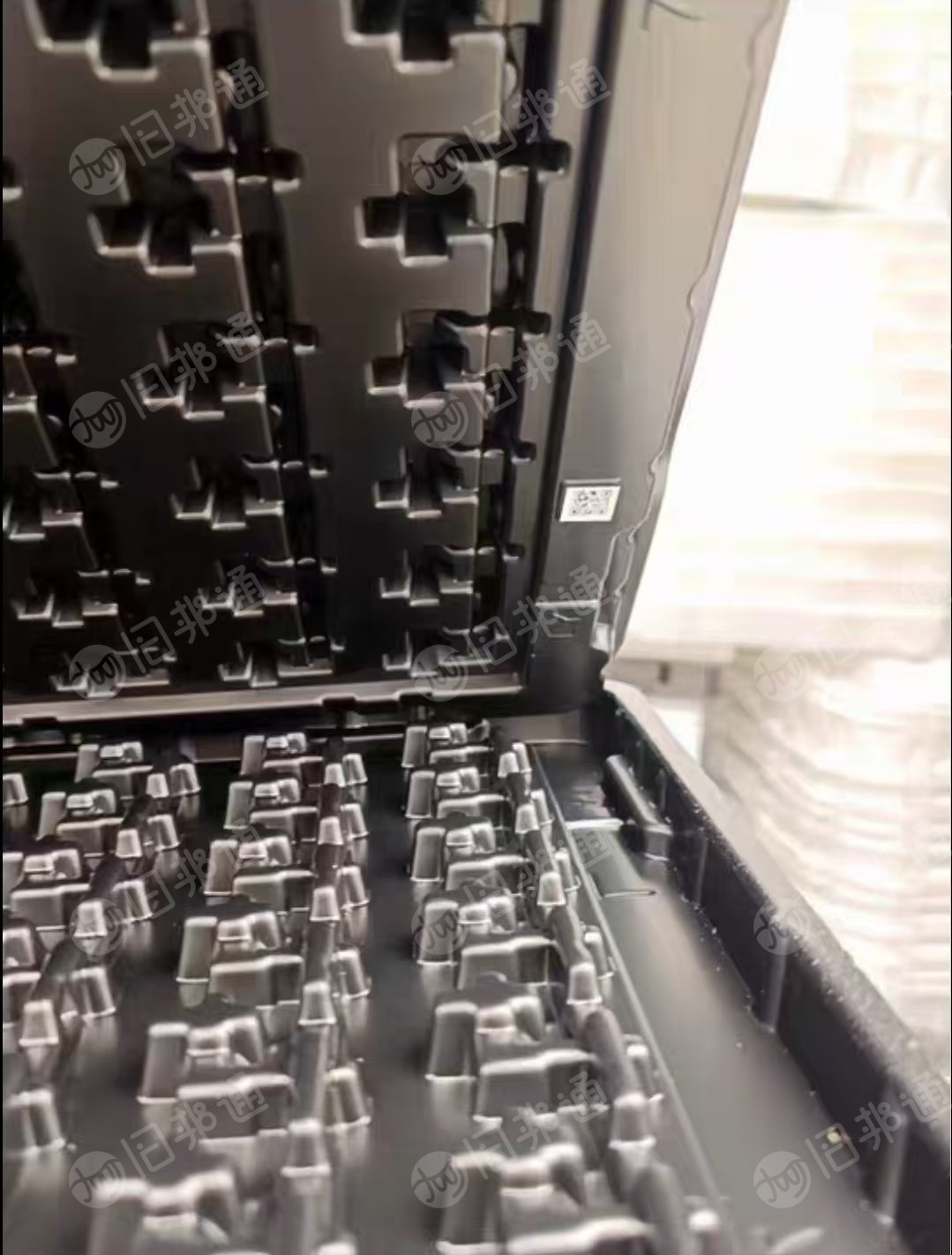 出售ps吸塑盒毛料，黑白混合的，带少量二维码标签