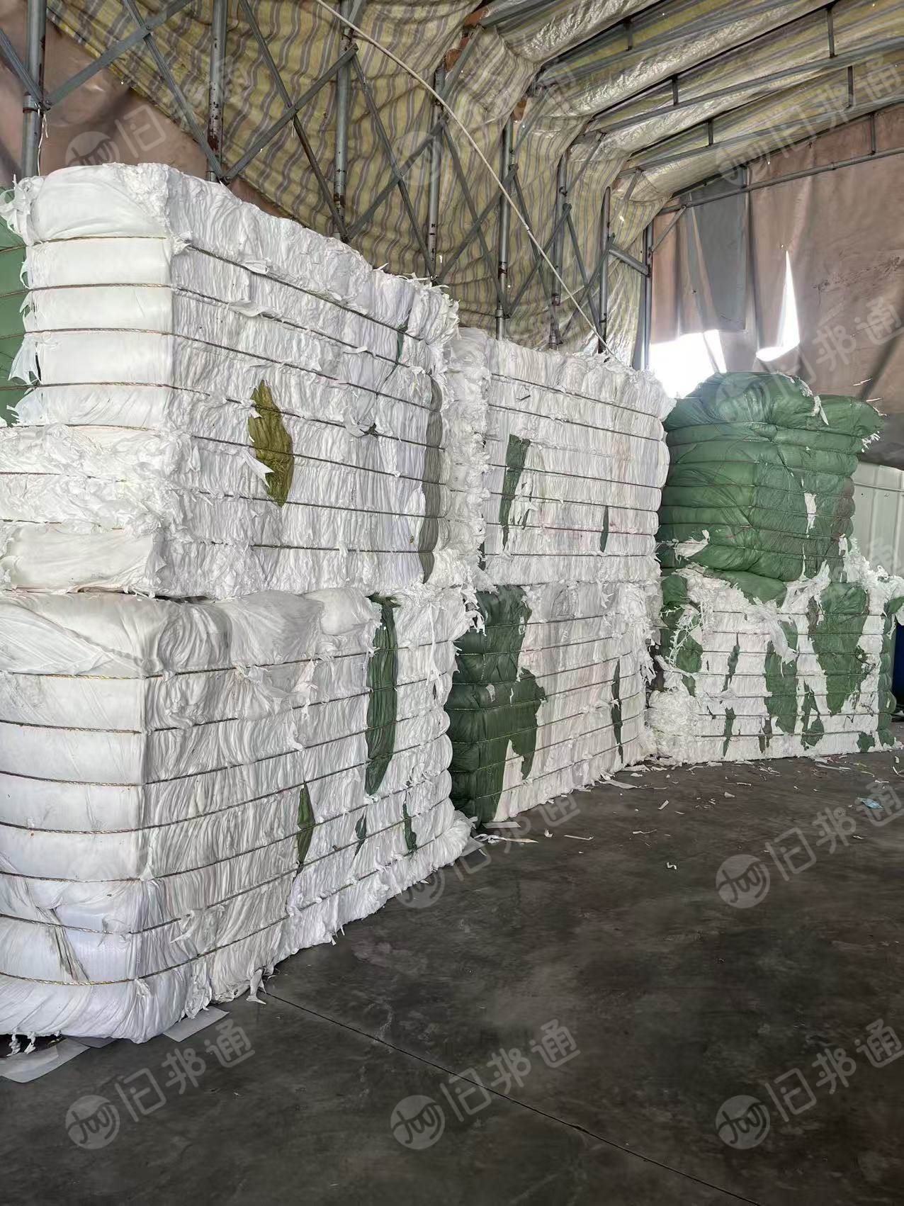 长期大量出售做手套无纺布边角料，水刺无纺布边料，涤黏无纺布，月供70吨左右，货在浙江温州