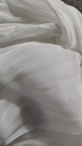 长期出售经编厂下来的涤纶废布，涤纶造粒布，黑色白色都有，月供10-20吨，货在浙江湖州