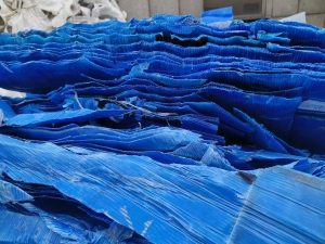 求购PP空心板毛料，颜色不限