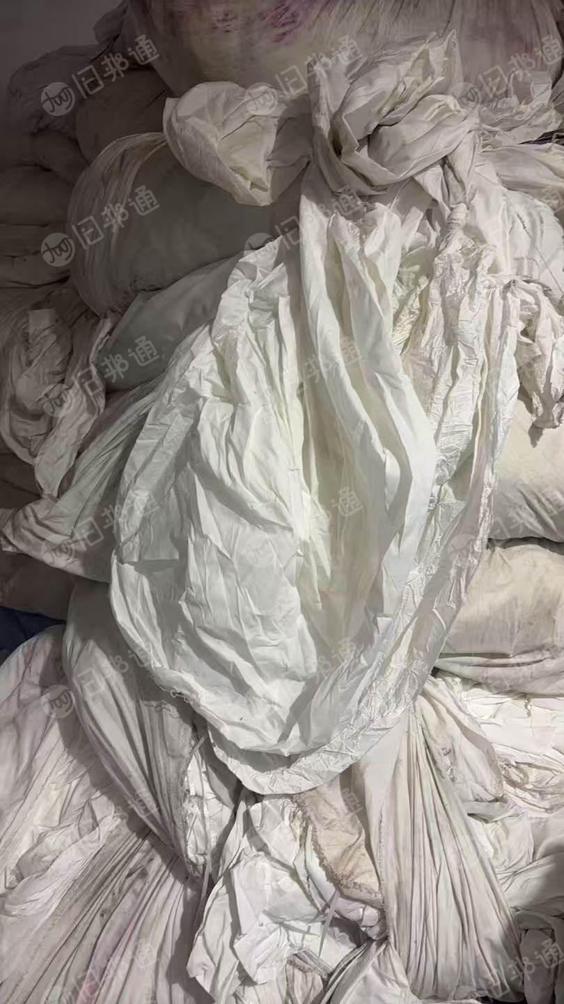 长期大量出售染厂下来的涤纶废布，涤纶大块布，含水百分之20左右，现货50吨