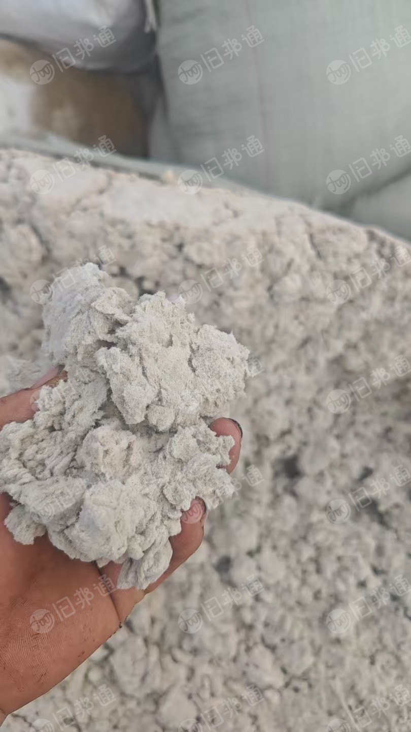 长期出售纺纱厂棉粉尘，毛毛料，磨毛料，在新疆喀什